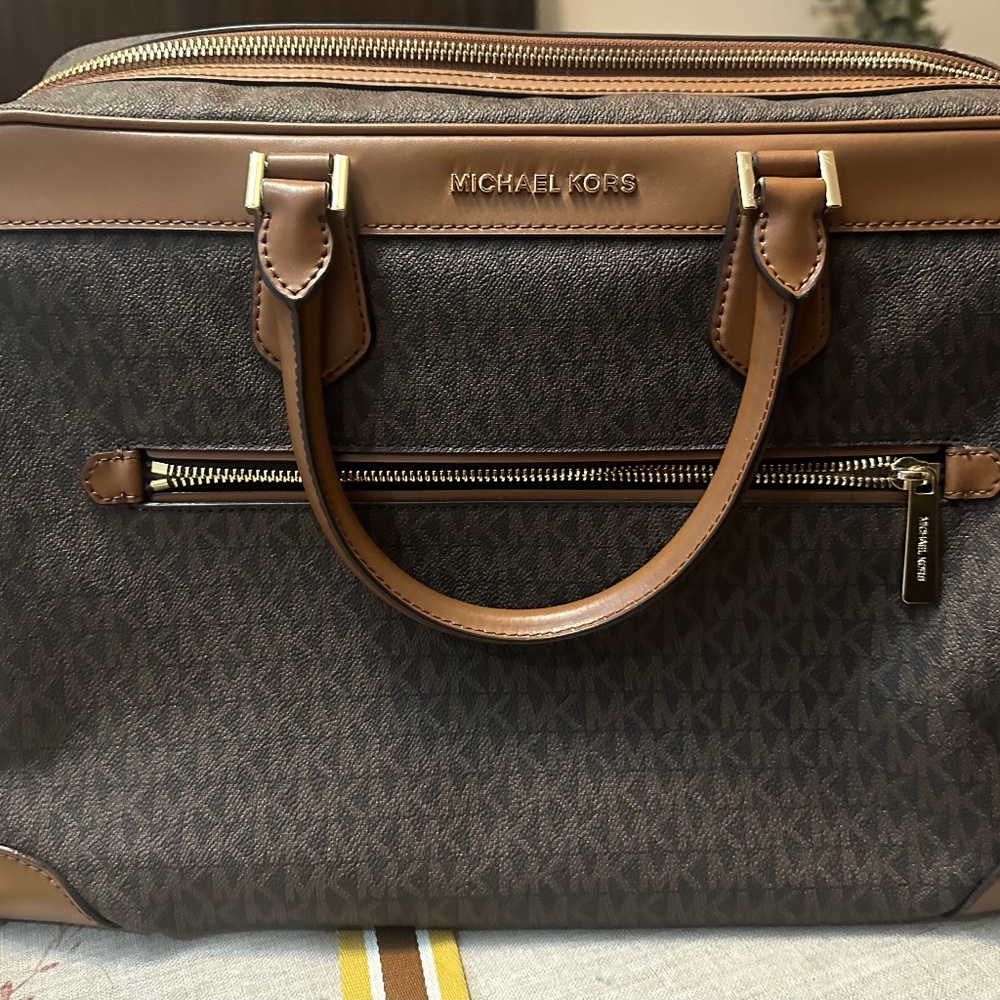 Michael Kors duffle bag/luggage